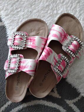 Woman summer sandal new not use size 9 value was 70$
